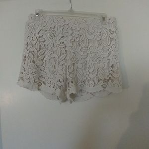 *High waist cream lace shorts forever 21